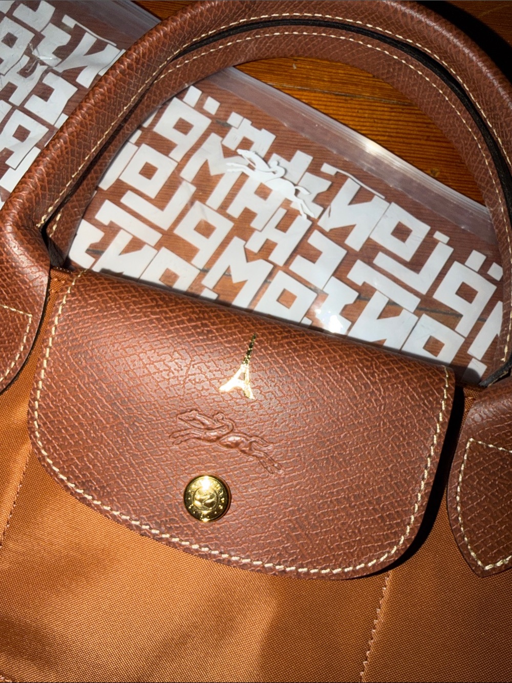 Paris Exclusive Eiffel Tower Gold Stamp Longchamp Bag - Picture 4 of 7